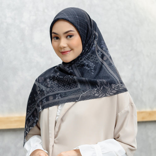Load image into Gallery viewer, Be Bold Hijab Segi Empat