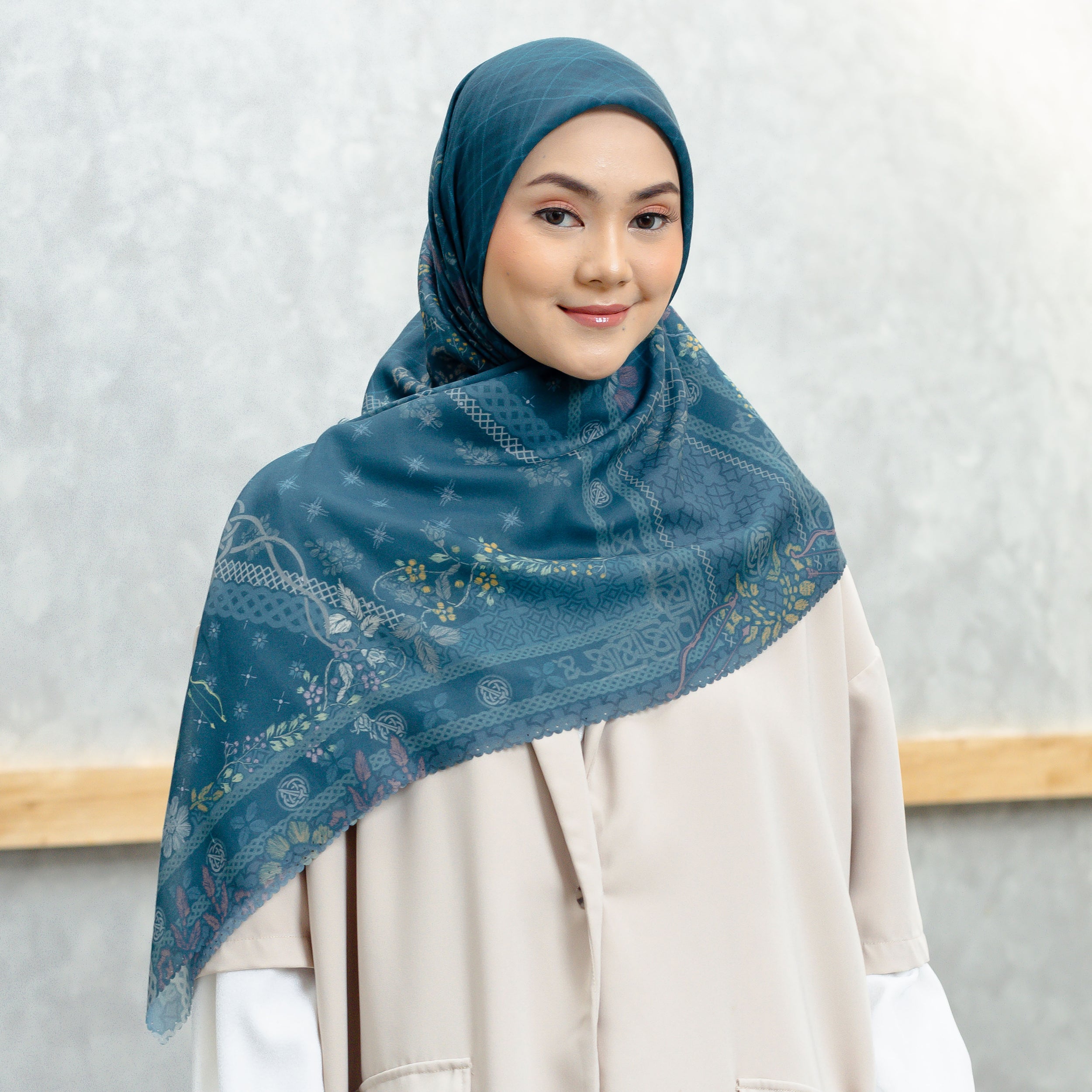 The Archer Hijab Segi Empat