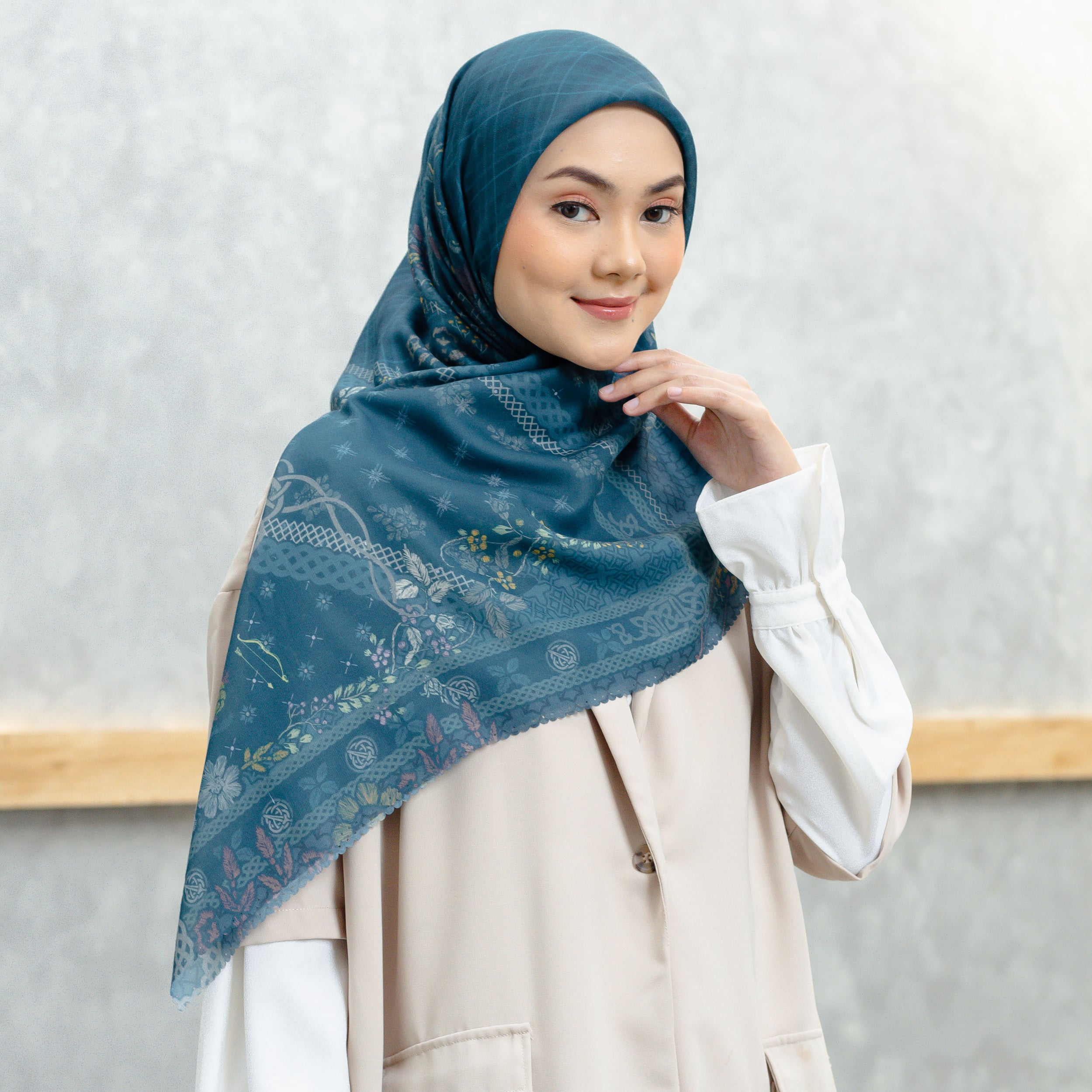 The Archer Hijab Segi Empat